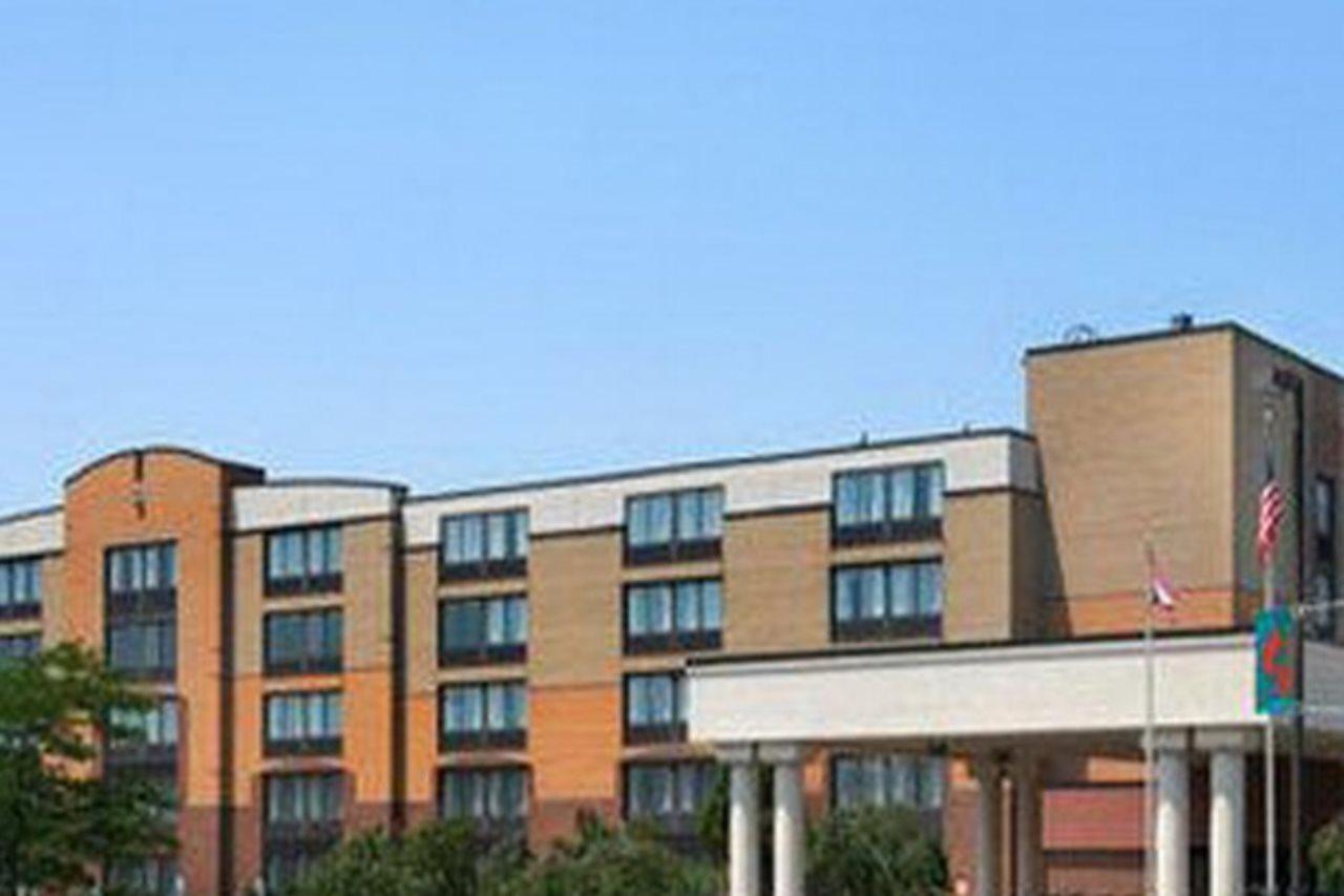 Fairbridge Hotel Cleveland East Wickliffe Екстериор снимка