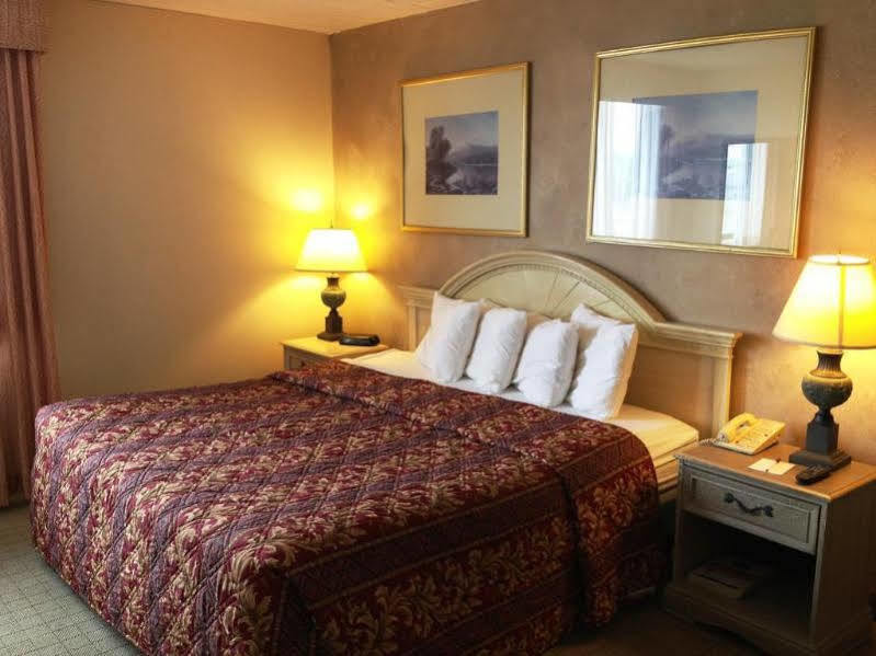 Fairbridge Hotel Cleveland East Wickliffe Екстериор снимка