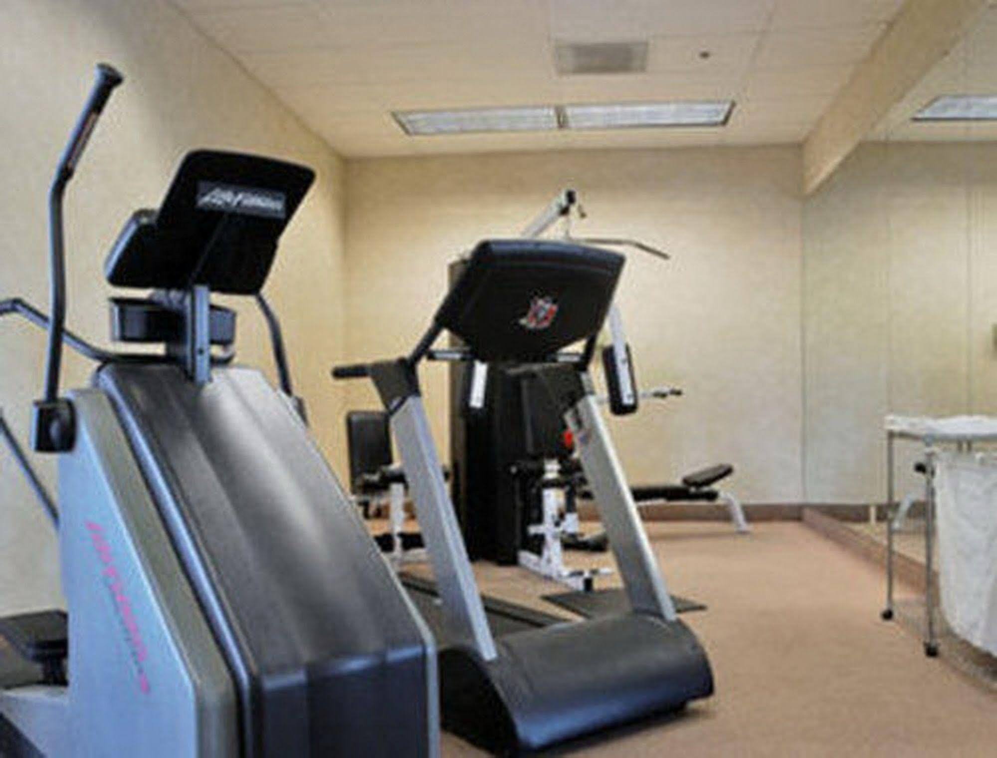 Fairbridge Hotel Cleveland East Wickliffe Екстериор снимка