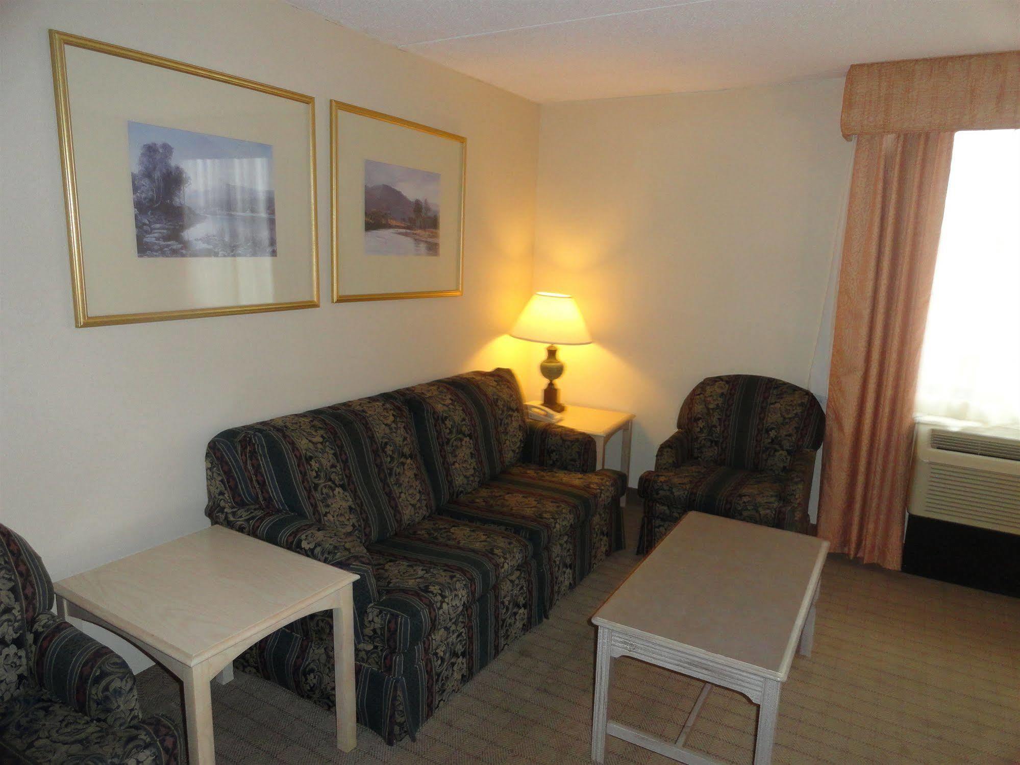 Fairbridge Hotel Cleveland East Wickliffe Екстериор снимка